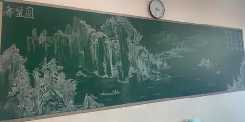 高中生画赤壁图火了,用粉笔描绘出大气磅礴,老师直夸有天赋