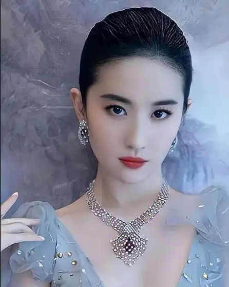 刘亦菲直播曝遭遇渣男,娱乐圈乱象引发热议