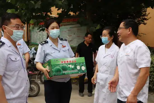 东明县税务局第一党支部到东明县第三人民医院新冠疫苗接种点慰问