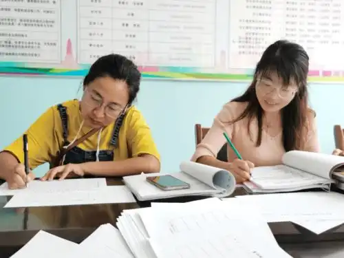以检促学精准促教富强路小学20212022学年第一学期开学初教案检查