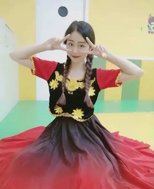 眼中有光心中有爱宝宝们最喜欢的仙女老师之一babbie来啦