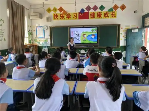萍乡武功山筑牢防溺安全堤共建平安暑假