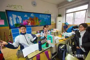 杭州一学生手绘黑板报逆天了堪比惊艳电影海报组图