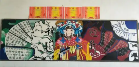 高中学生画黑板报爆火,展示了惊人的美术天赋,家长却忧心忡忡
