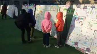 周村区实验学校附设幼儿园开展交通安全亲子手抄报活动