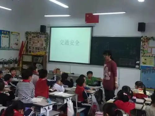 家校联合小手拉大手,文明在路上