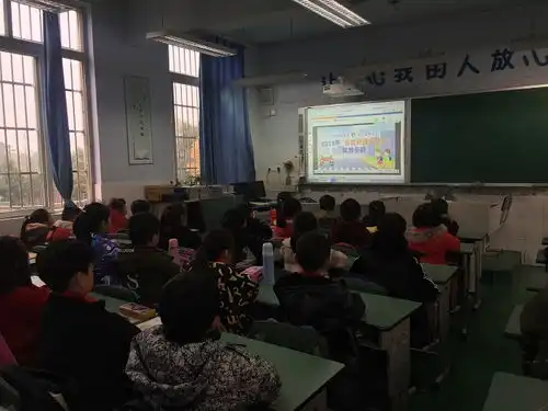 守规则除隐患,安全文明出行彭镇小学积极开展交通安全教育