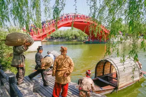 河南春节旅游即将恢复开放,开封清明上河园景区特推出超值惠民年卡活动