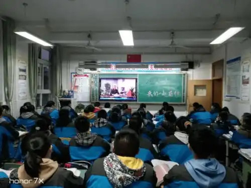 龙泉驿区各学校花式迎新年,这份喜庆你感受到了吗