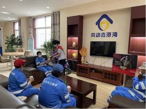 中共安庆市委宣传部安庆市文明办建行安庆市分行开展学习张富清日主题活动