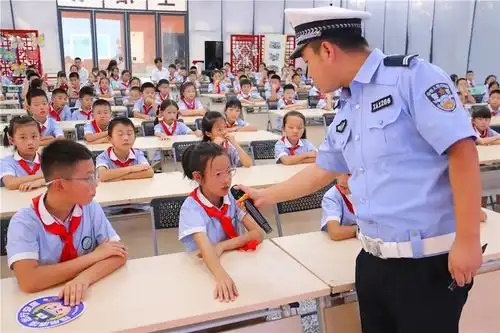 西安雁塔区艺林小学举行2024年秋季开学典礼暨一年级迎新仪式