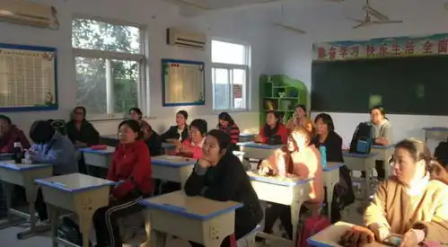 回顾云南独臂父亲,参加家长会被嘲笑,校长见到后却直接下跪
