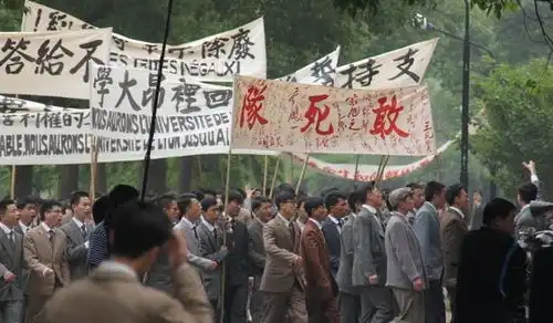 留法勤工俭学生在法国的境遇苦难中求学,还要为生存去苦苦斗争
